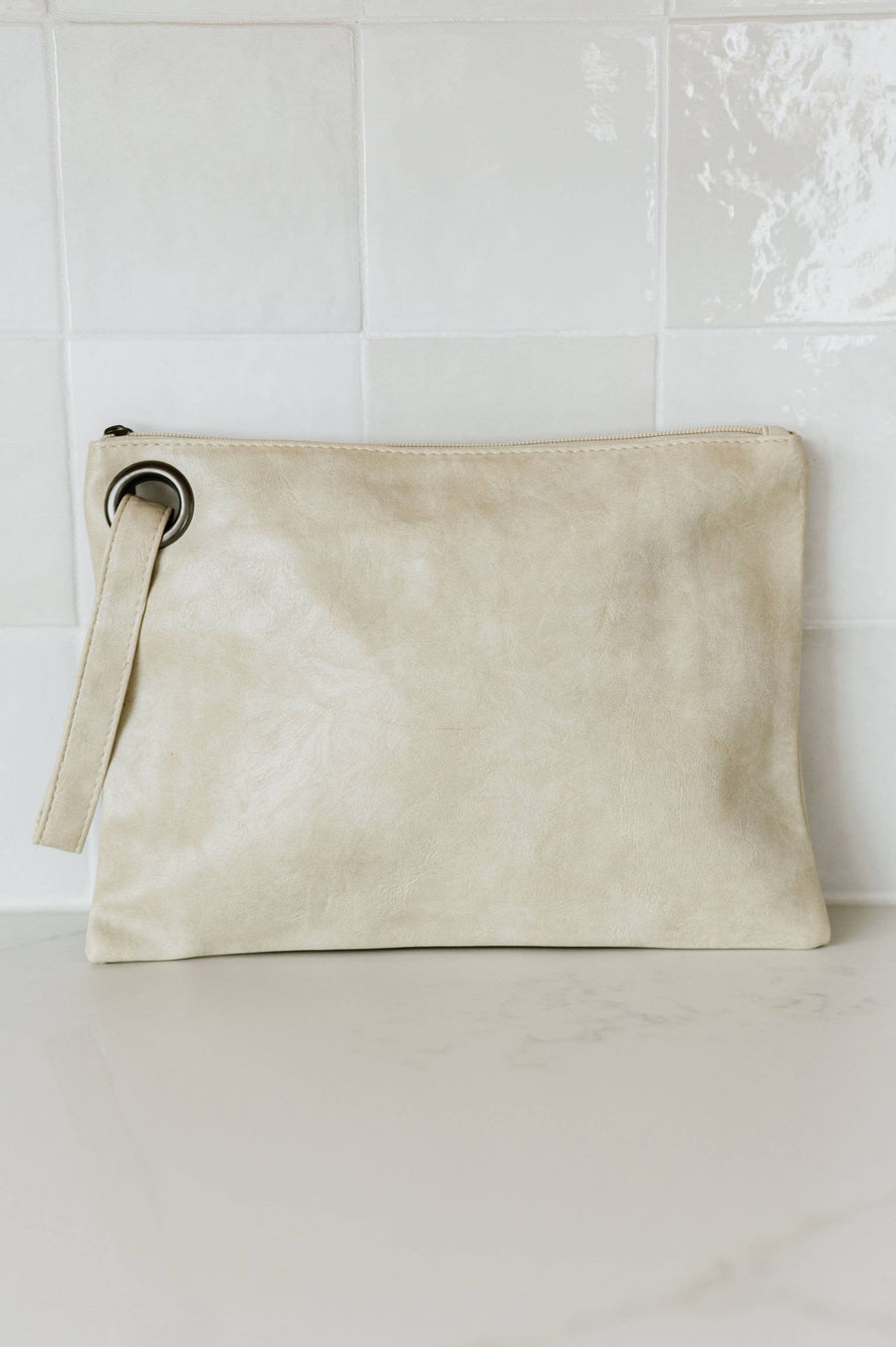 modern+chic - Alexa Oversized Travel Clutch: Black