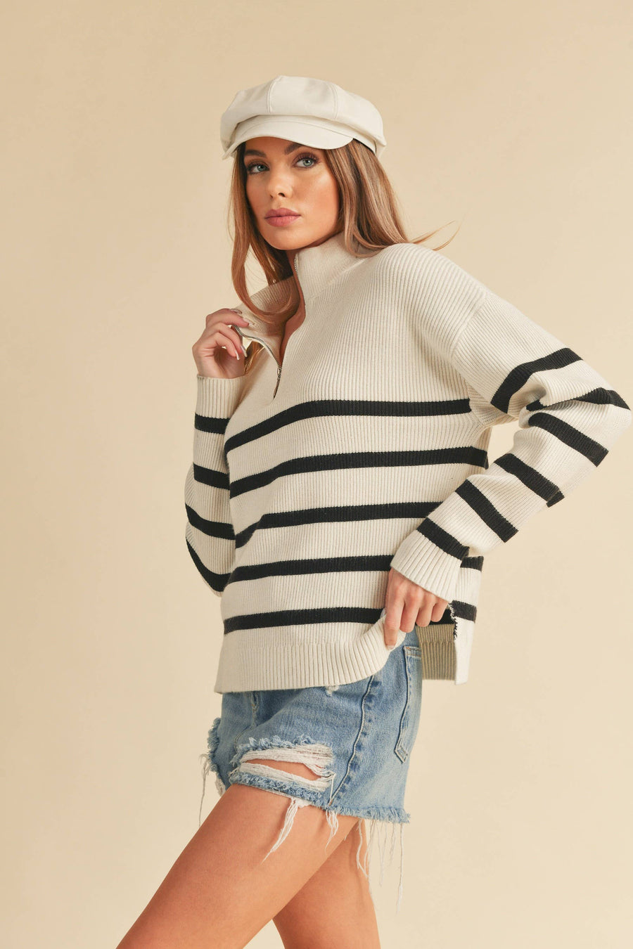AEMI + CO - Daffie White/Black Sweater