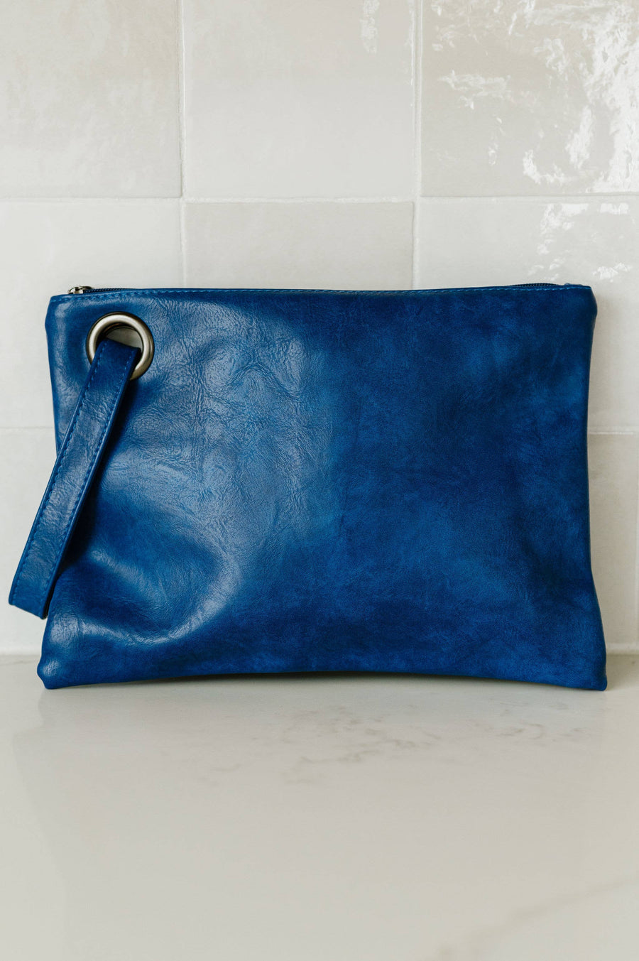 modern+chic - Alexa Oversized Travel Clutch: Black