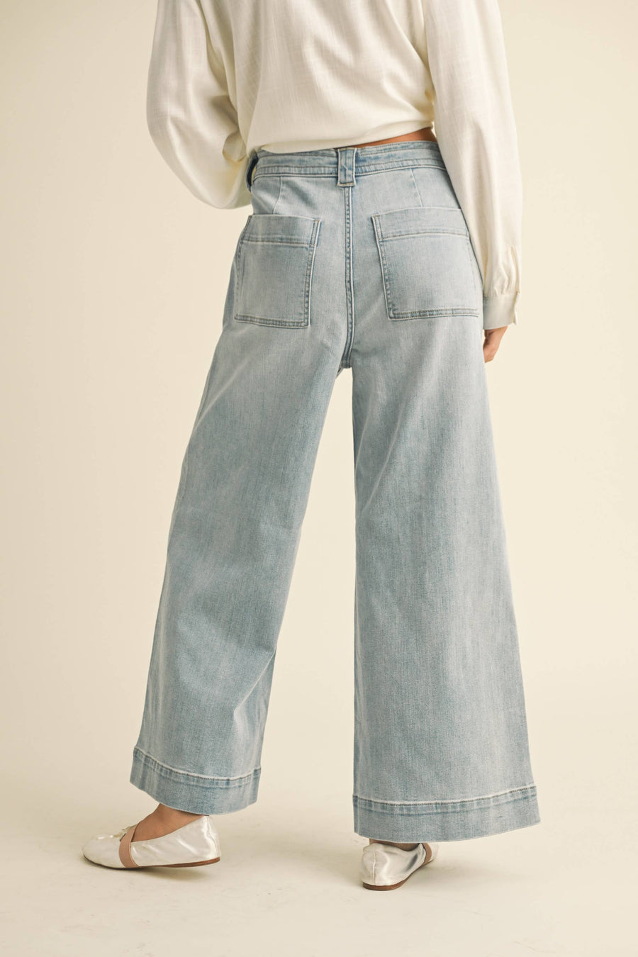 WASHED DENIM WITH TIE FRONT PANTS: DENIM / L
