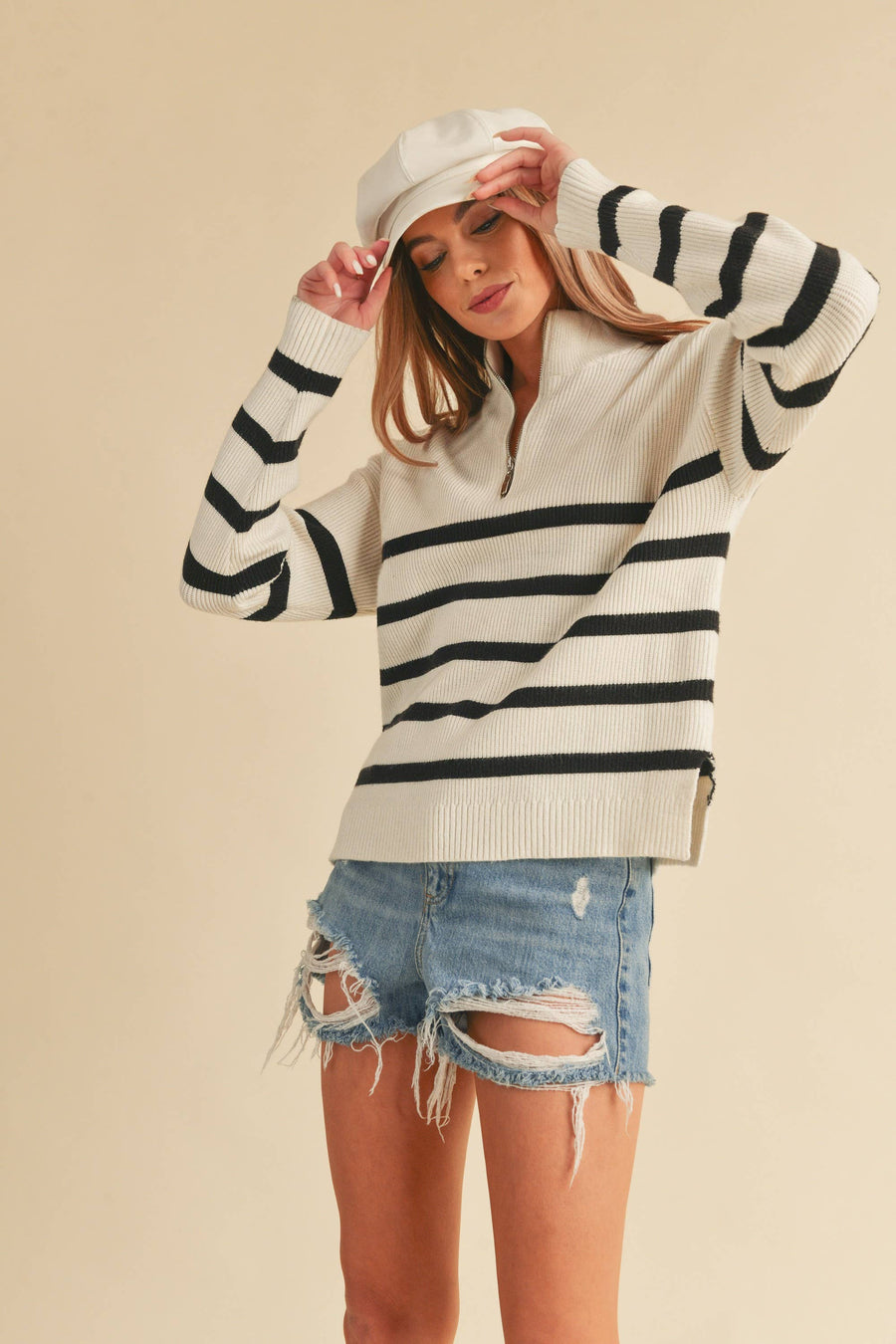 AEMI + CO - Daffie White/Black Sweater