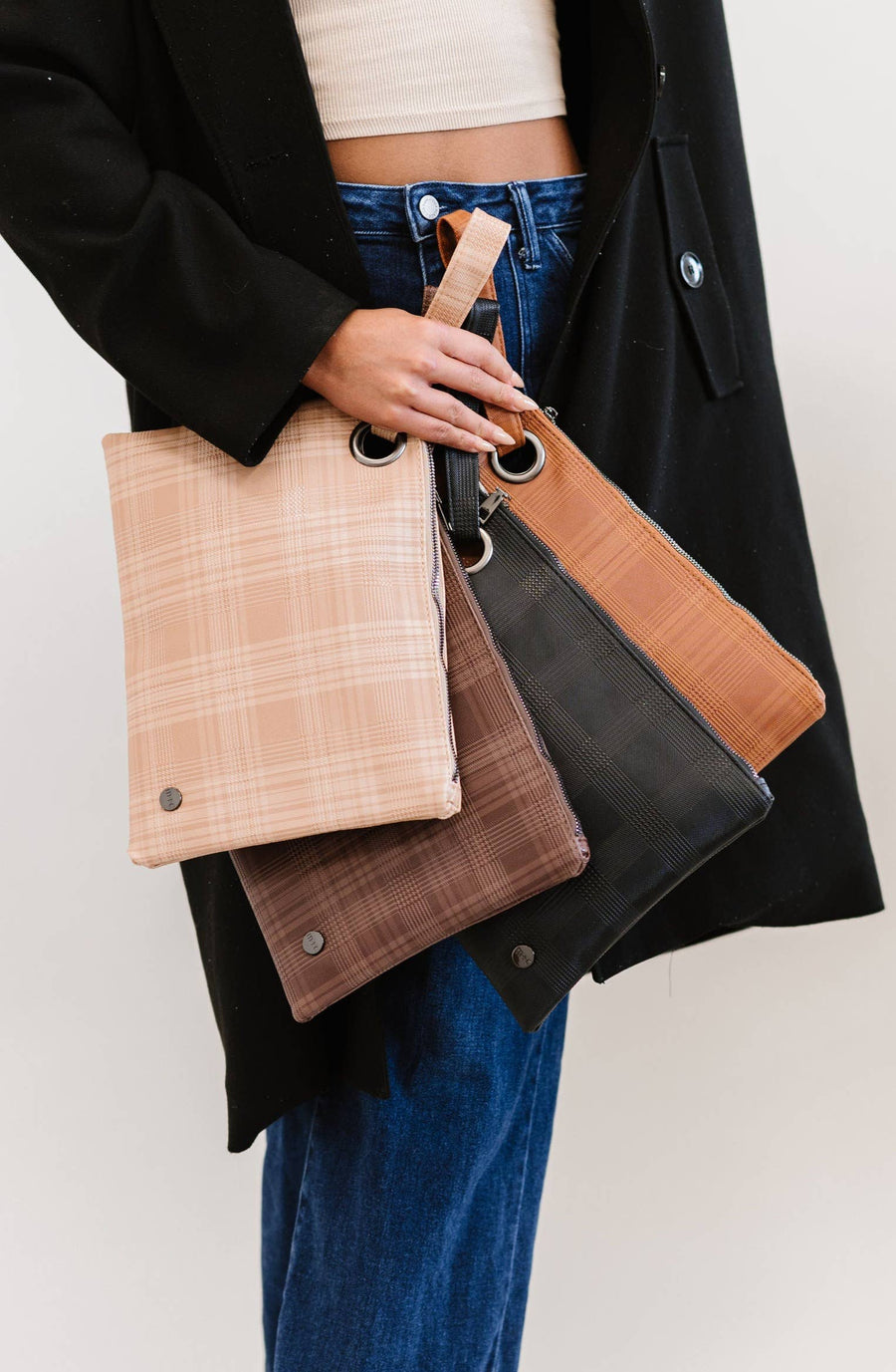 modern+chic - Molly Oversized Cometic Clutch Travel Pouch: Cognac