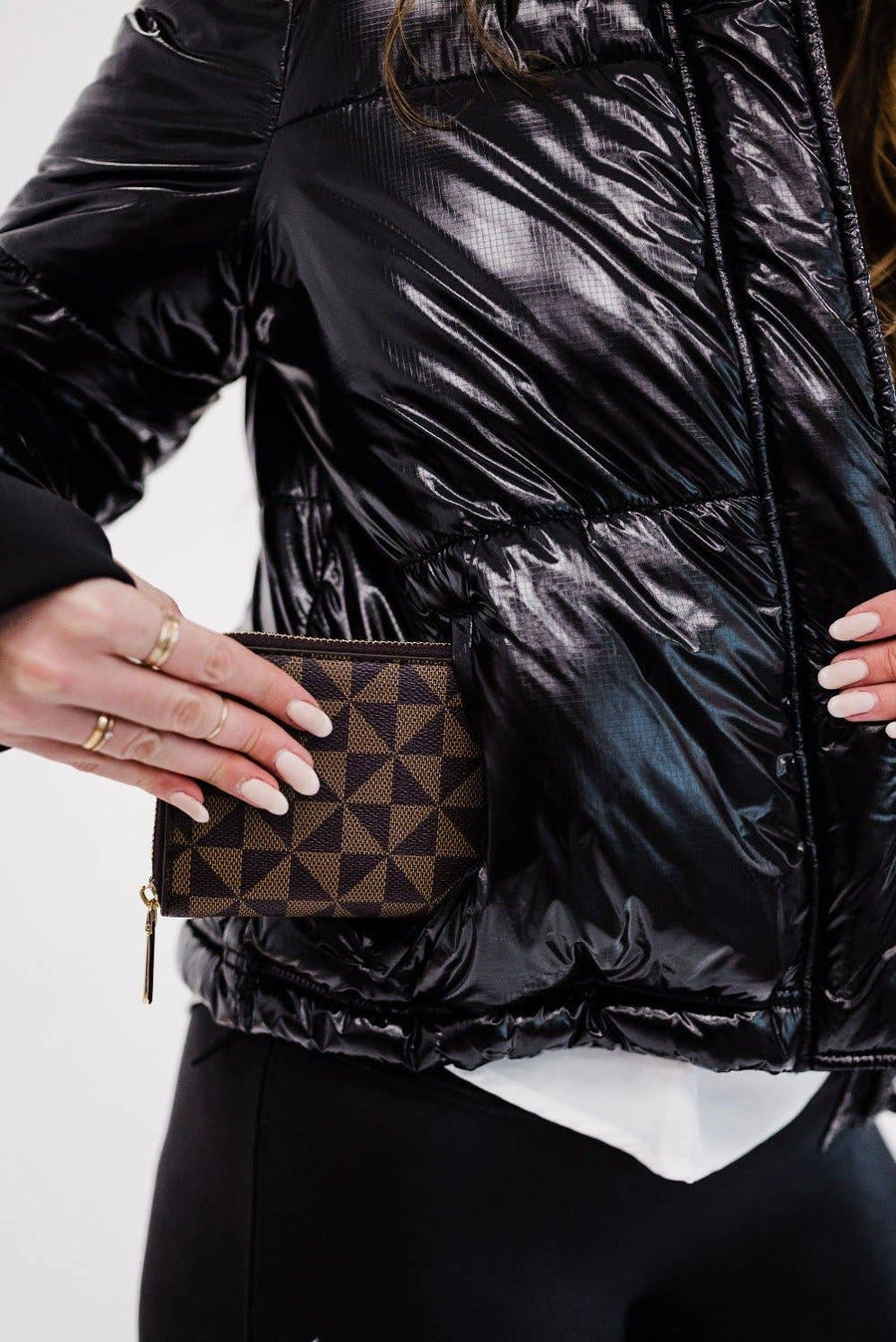 modern+chic - Ainsley Wallet: Cream Pinwheel