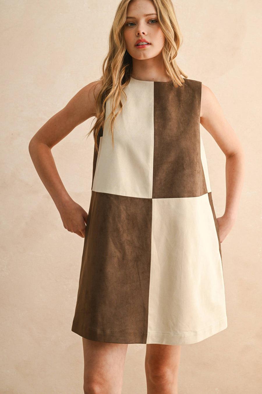 SUEDE COLOR CONTRASTED SHIFT DRESS