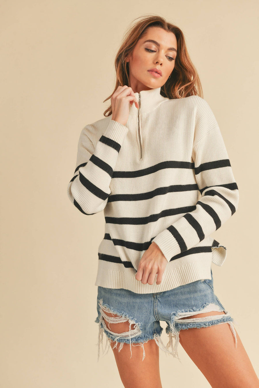 AEMI + CO - Daffie White/Black Sweater