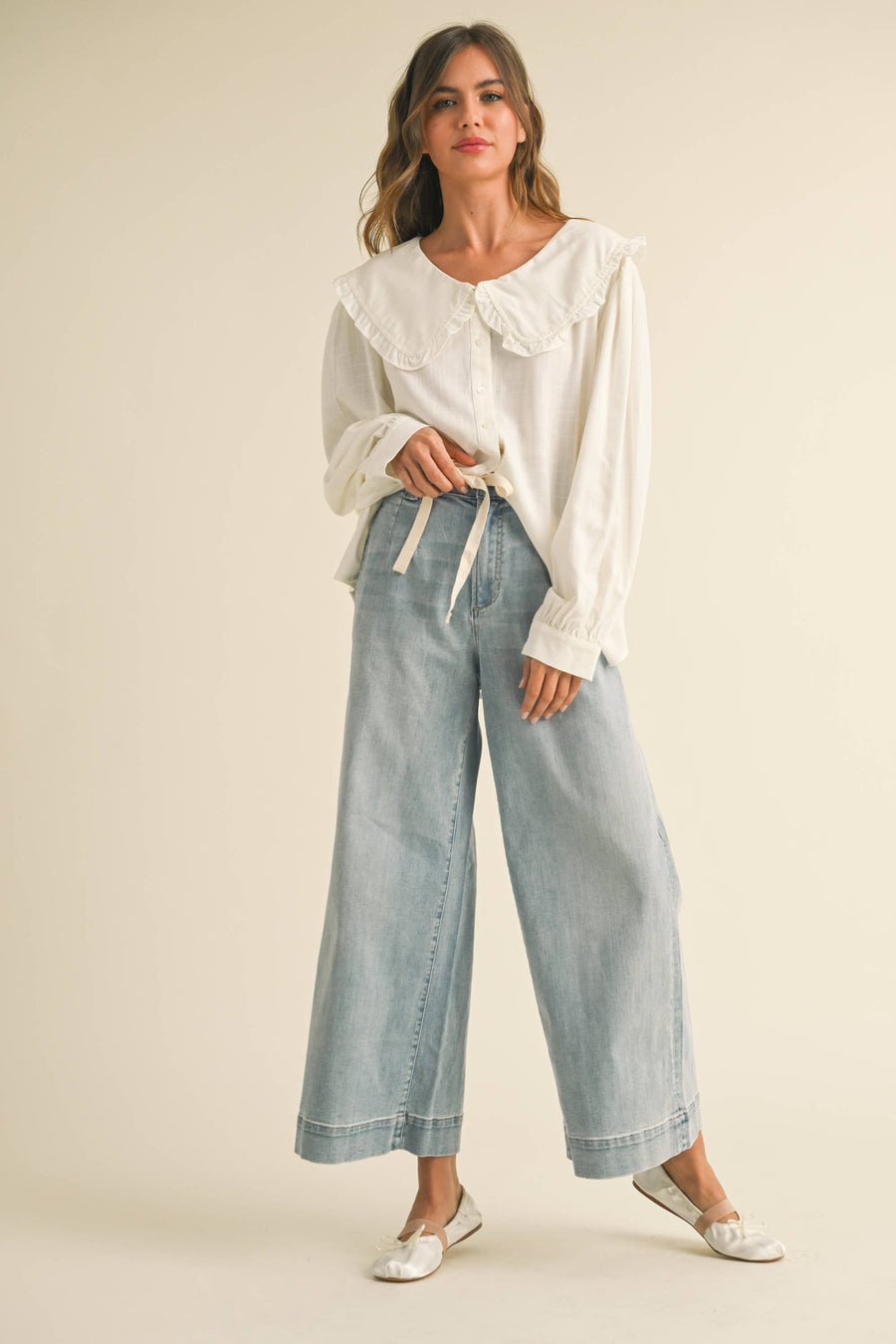 WASHED DENIM WITH TIE FRONT PANTS: DENIM / L