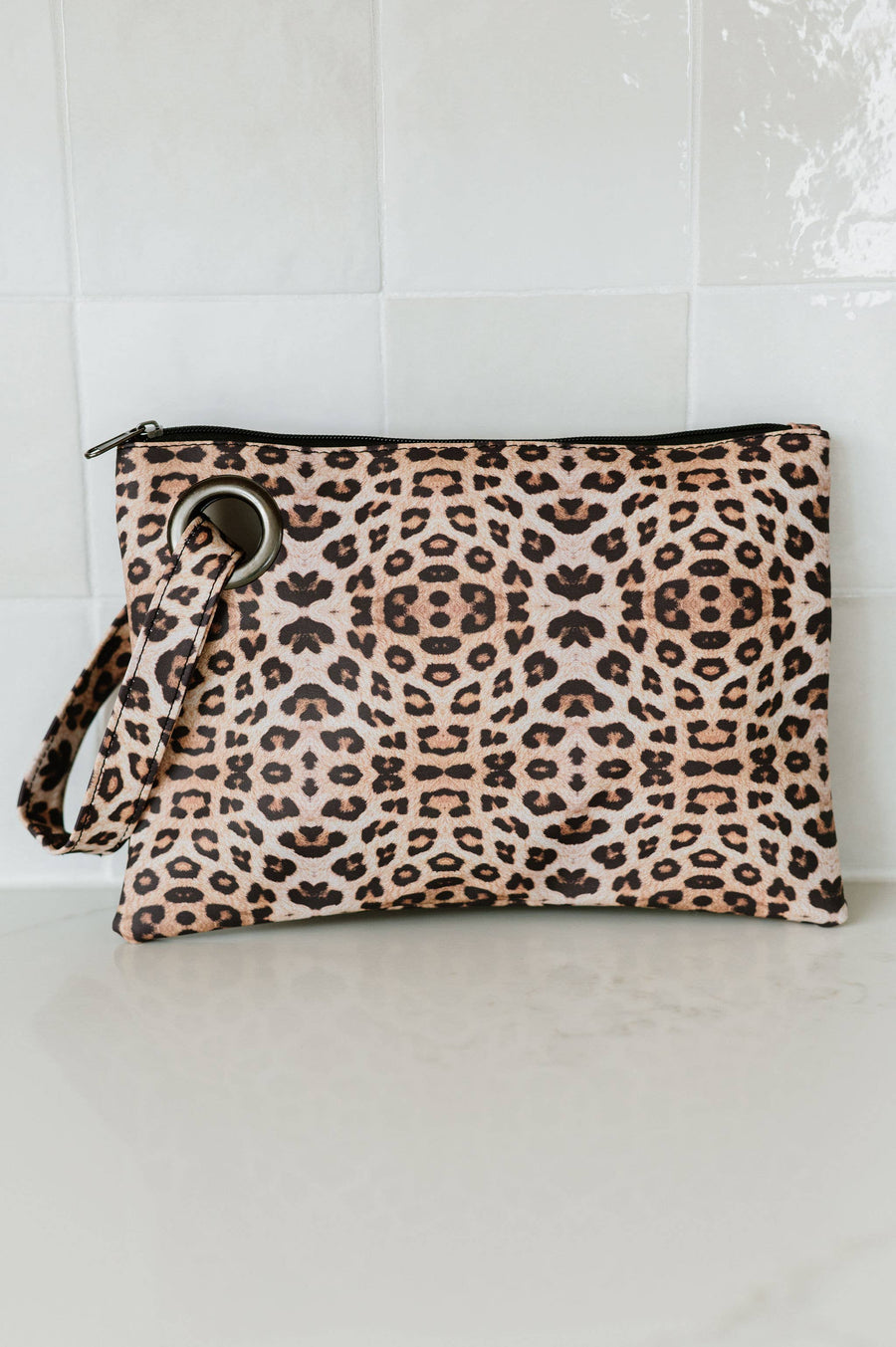 modern+chic - Alexa Oversized Travel Clutch: Black