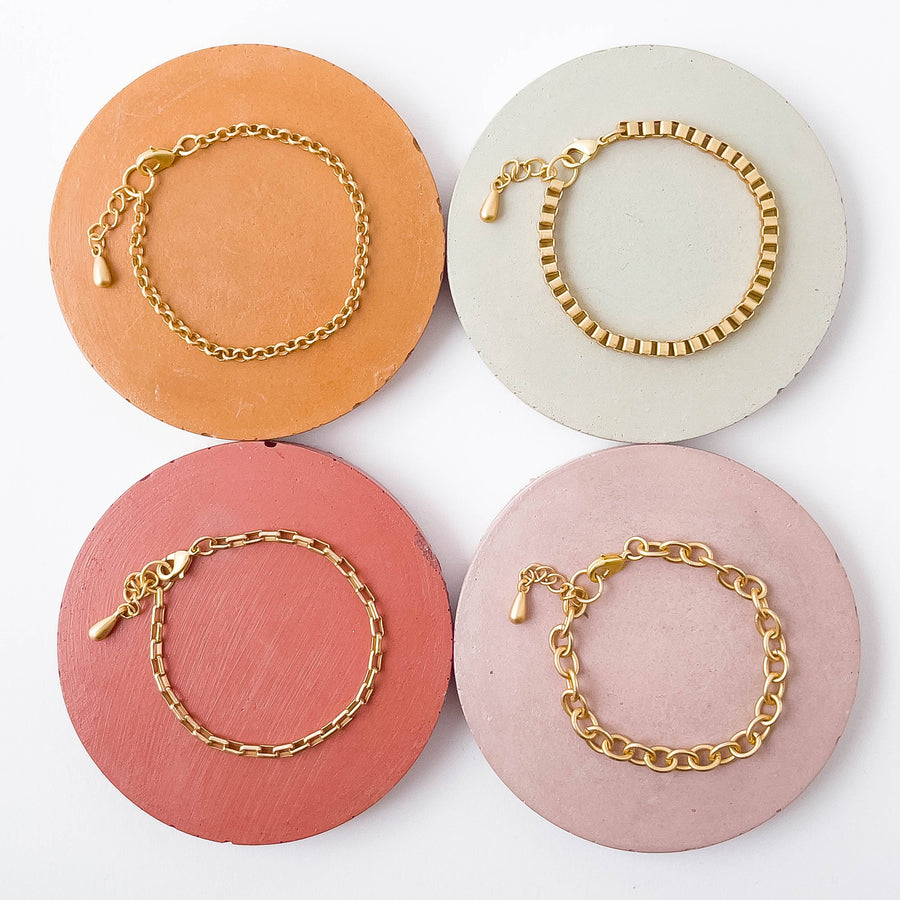Nest Pretty Things - Matte Gold Chain Bracelets: 7" / paperclip