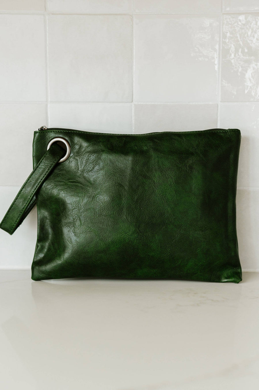 modern+chic - Alexa Oversized Travel Clutch: Black