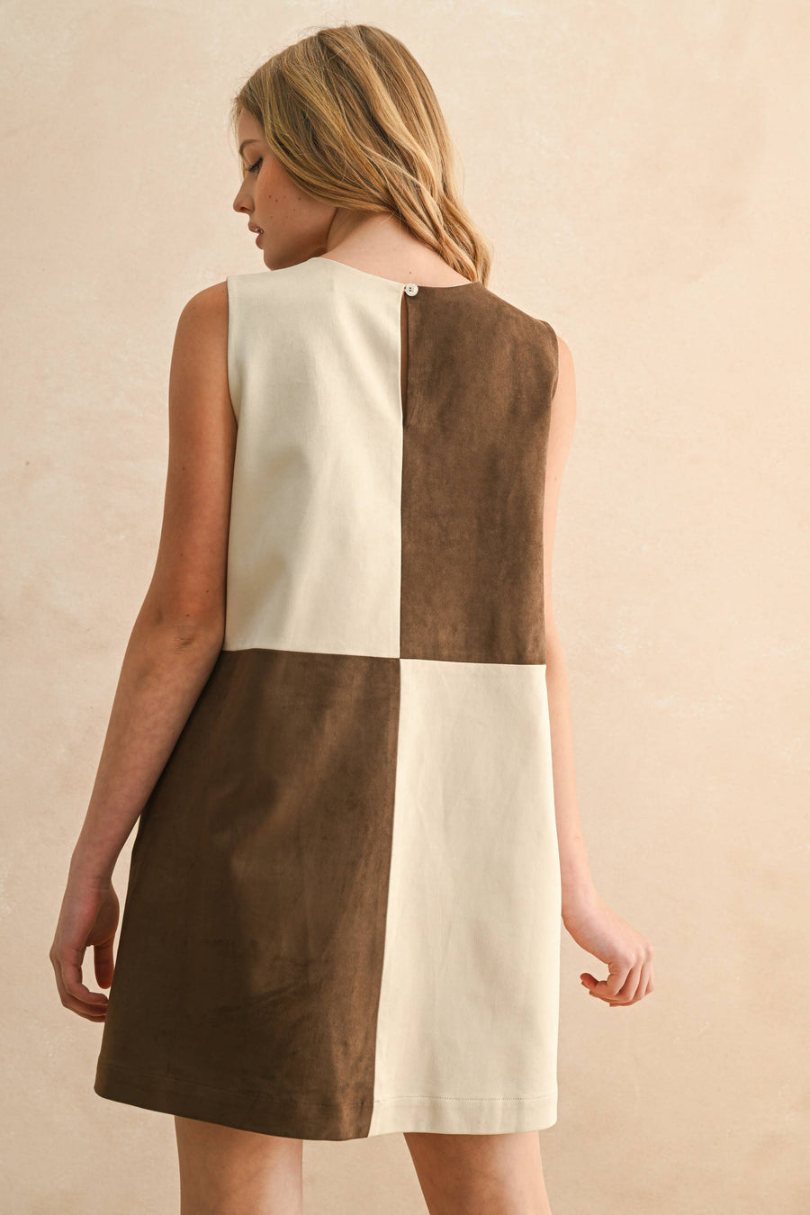 SUEDE COLOR CONTRASTED SHIFT DRESS