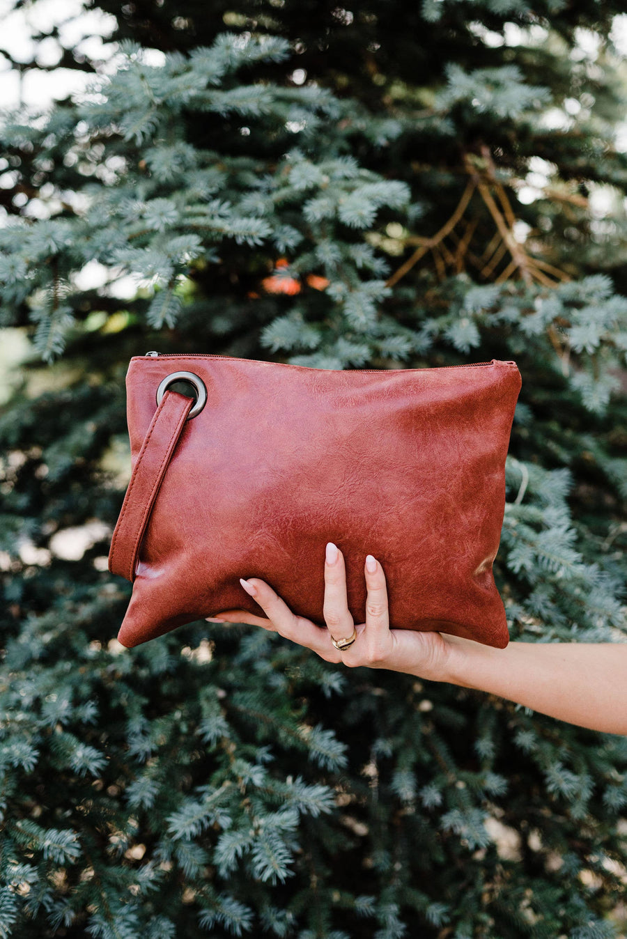 modern+chic - Alexa Oversized Travel Clutch: Black