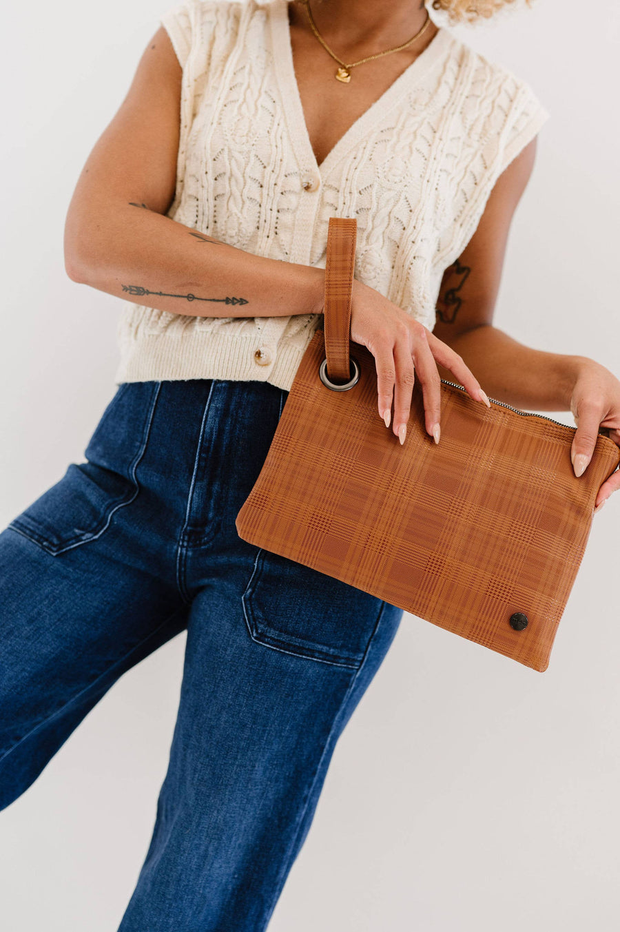 modern+chic - Molly Oversized Cometic Clutch Travel Pouch: Cognac