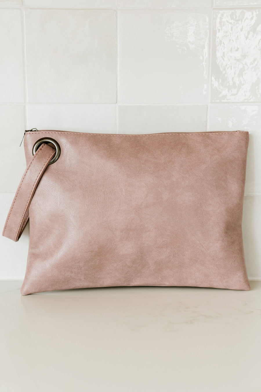 modern+chic - Alexa Oversized Travel Clutch: Black