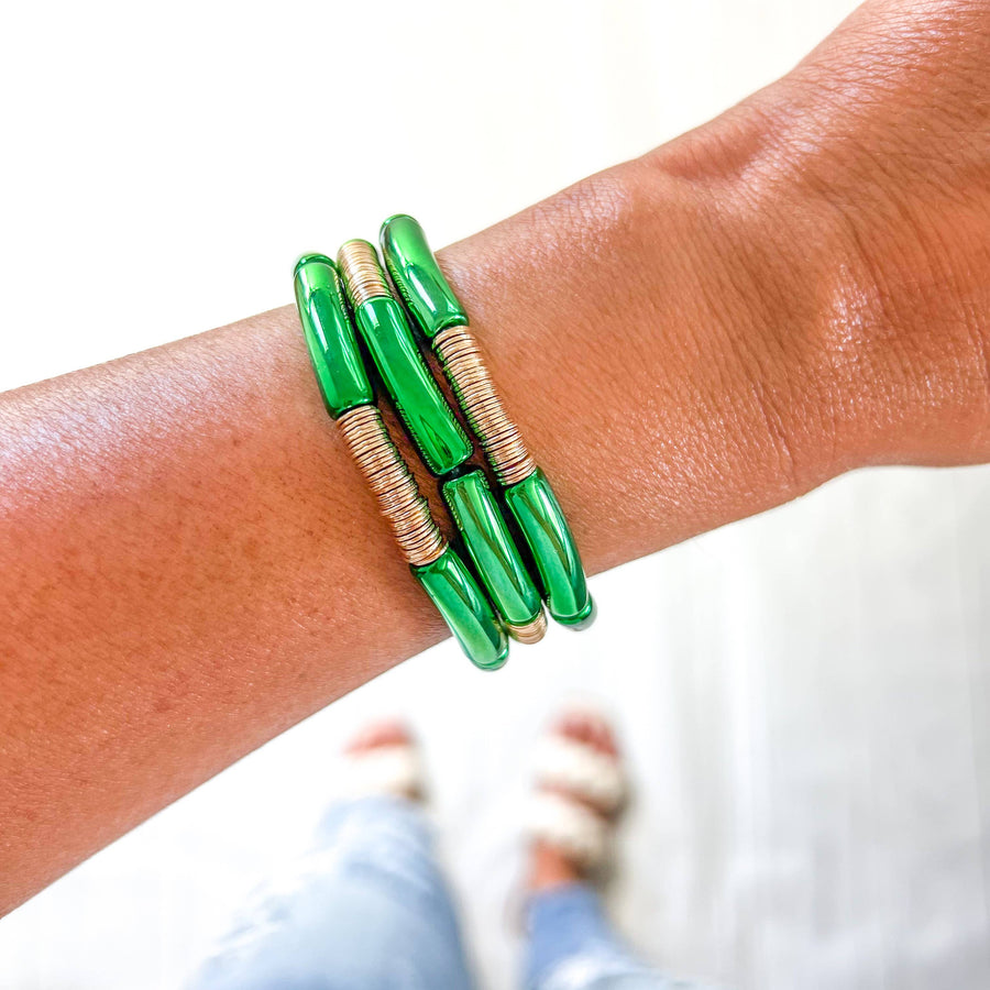 Savvy Bling - Small Christmas Red, Green, Acrylic Tube Bamboo Bracelet: Red Chucky Heishi