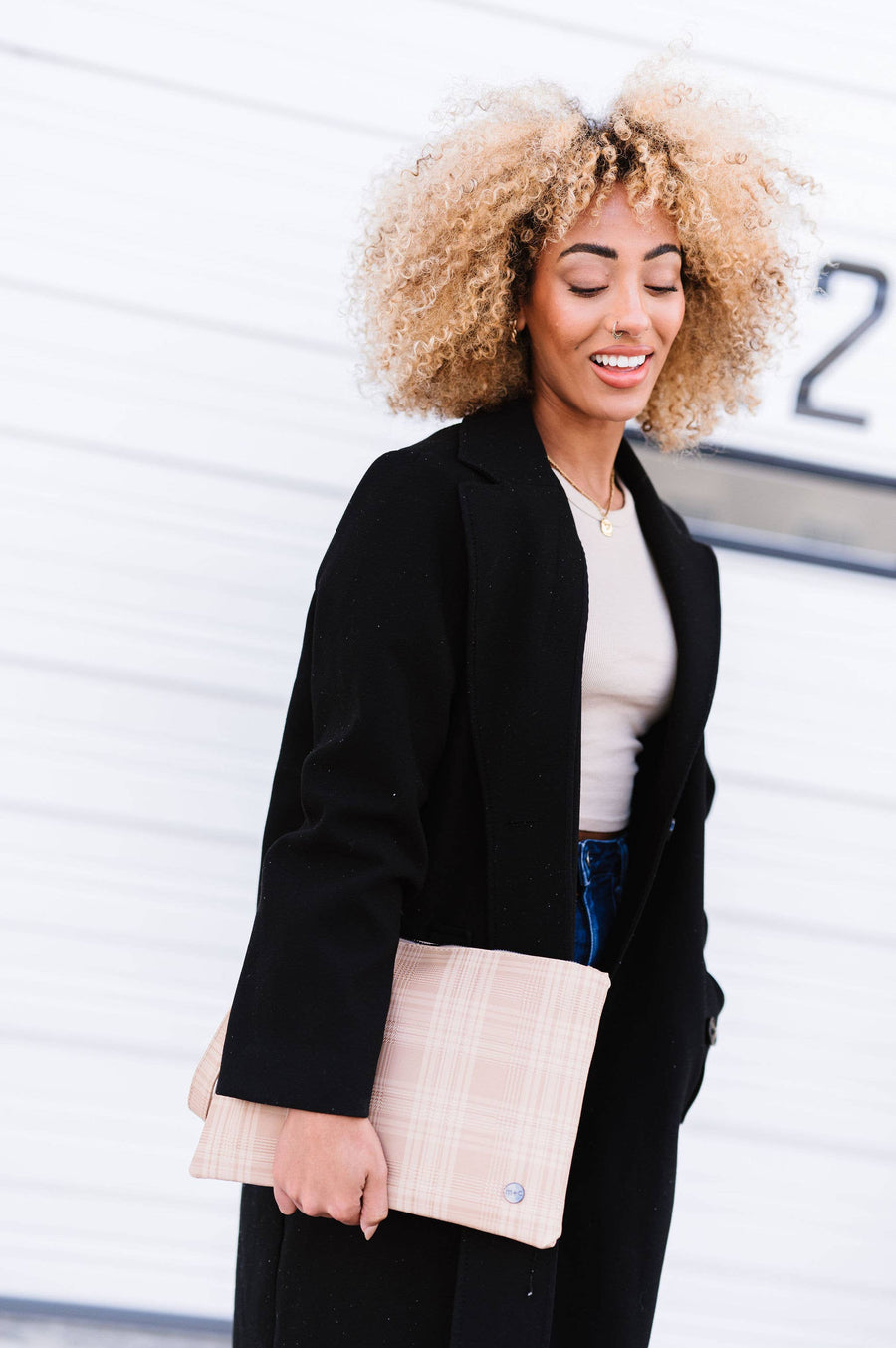 modern+chic - Molly Oversized Cometic Clutch Travel Pouch: Cognac