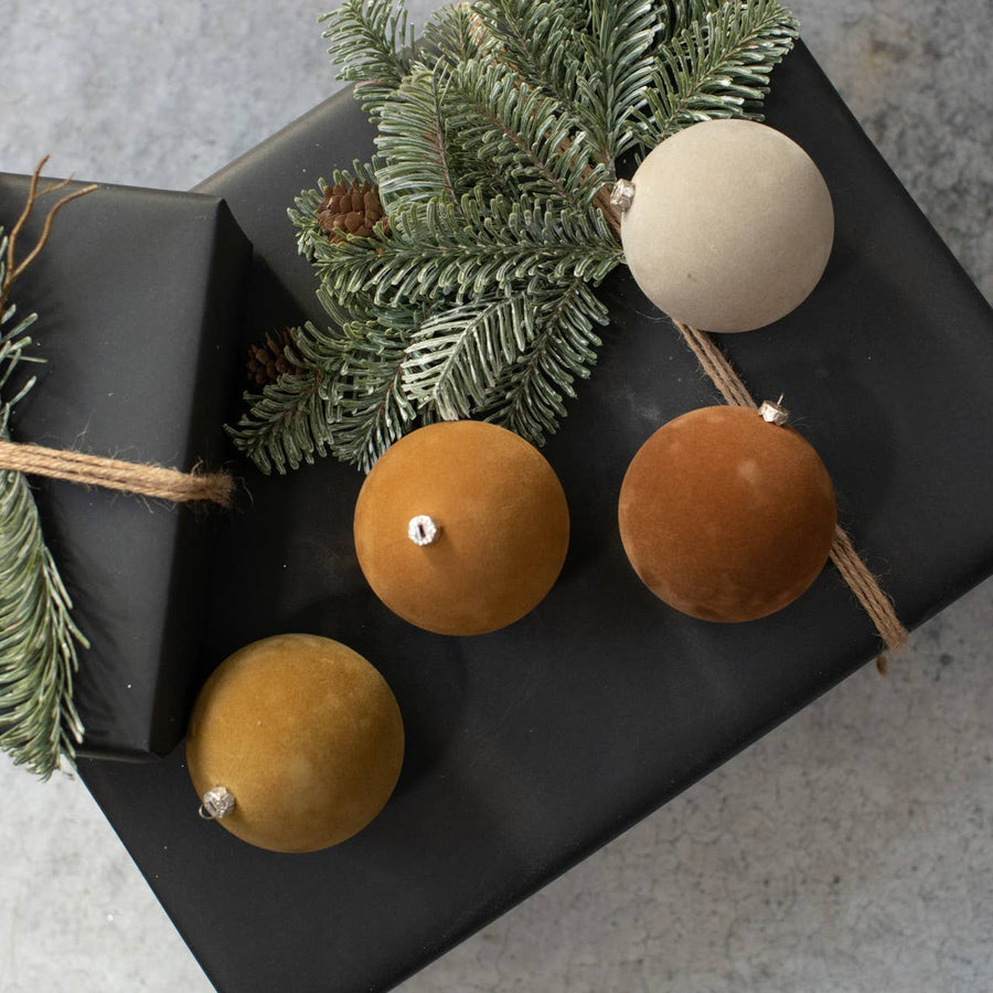 SET/ 4 - 3.25" TAN FLOCKED BALLS