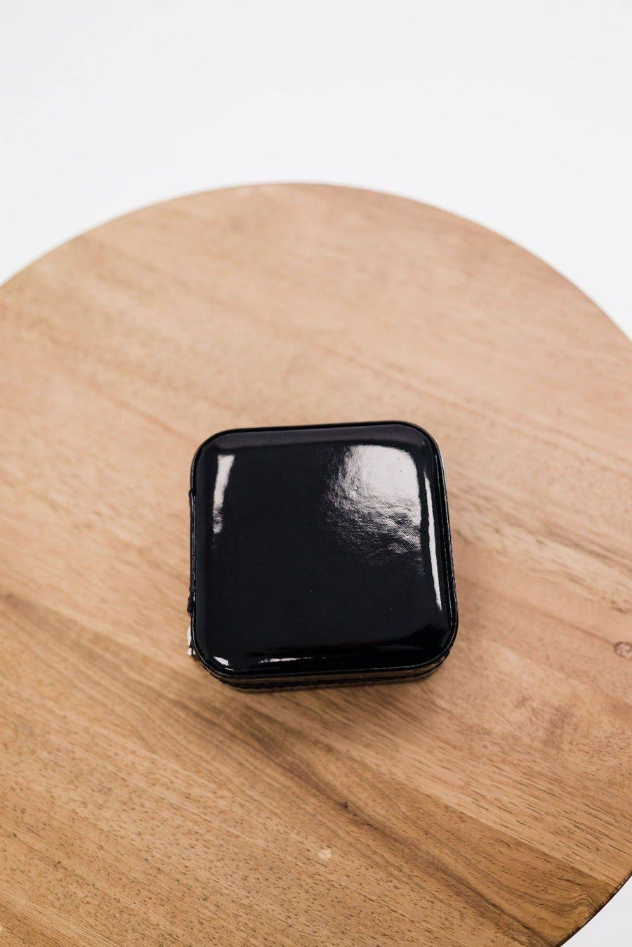 modern+chic - Christina Jewelry Case: Glossy Black