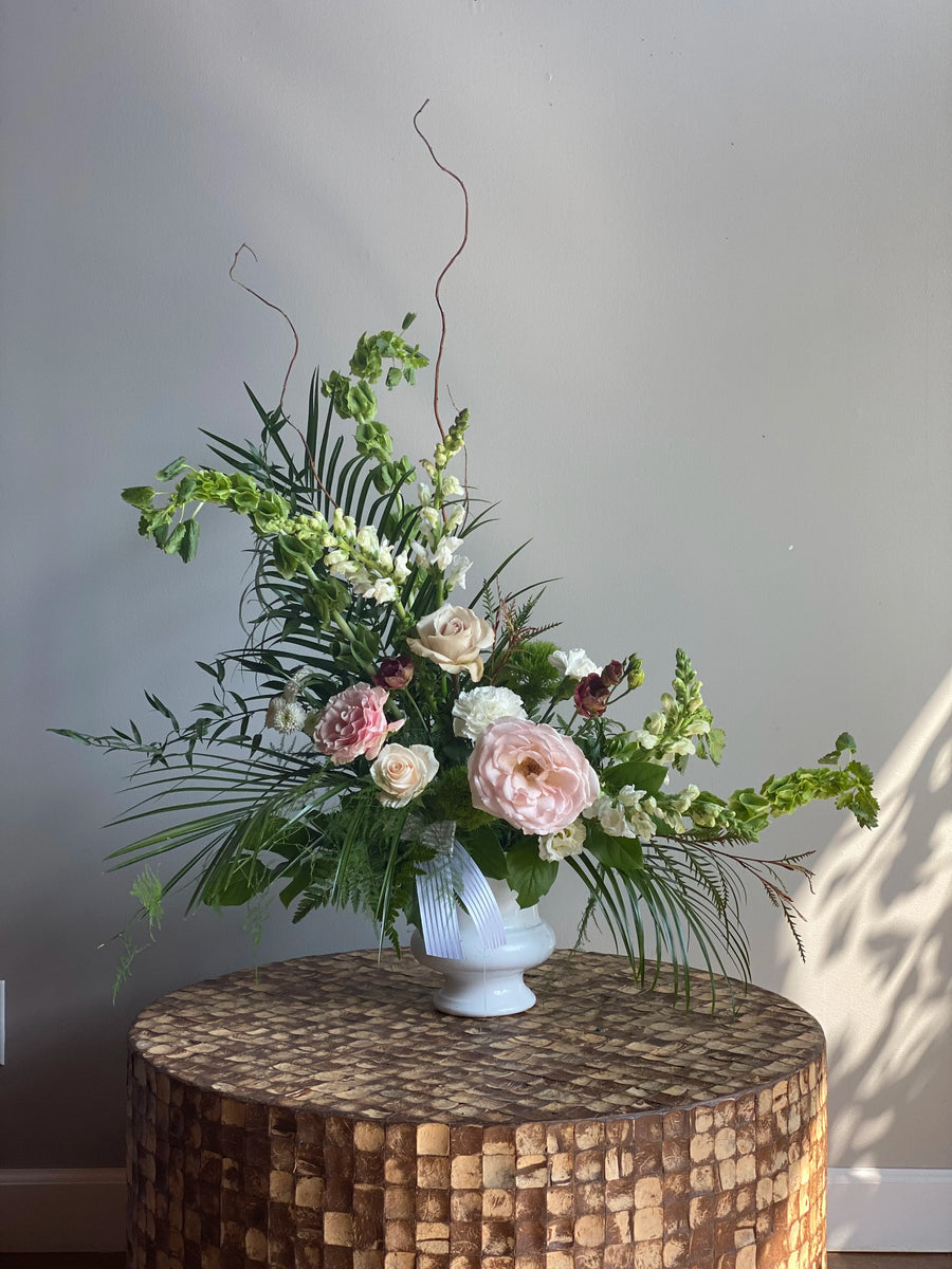 Large Urn Sympathy Design - Feminine