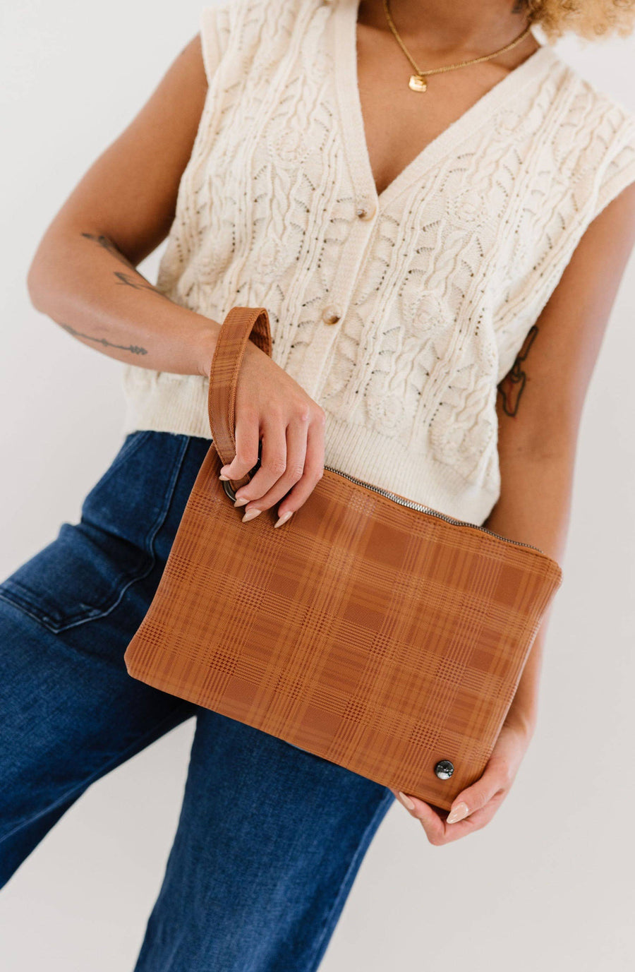 modern+chic - Molly Oversized Cometic Clutch Travel Pouch: Cognac